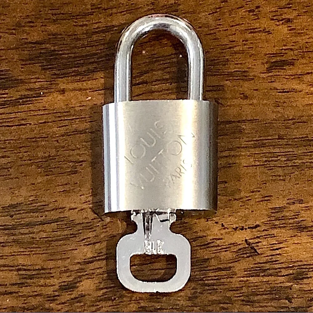 LOUIS VUITTON Silver Lock & Key Brushed Palladium Made In France RARE COA #316